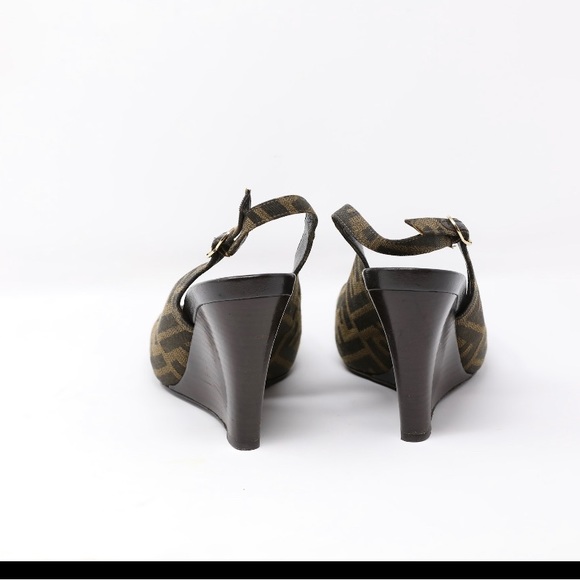 Fendi - Picture 1 of 5